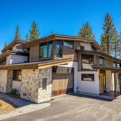 Gezellig House, Lake Tahoe Schaffer's Mill Home, Private Hot Tub, Ski & Golf!