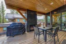 Gezellig House, Lake Tahoe Schaffer's Mill Home, Private Hot Tub, Ski & Golf!