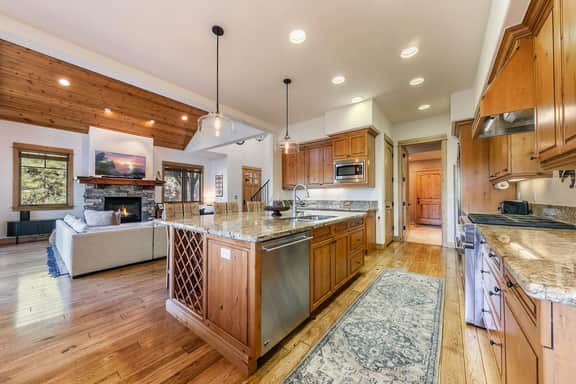Valmont Vista, Gated Golf & Ski Community w/ Club Amenities! Lake Tahoe