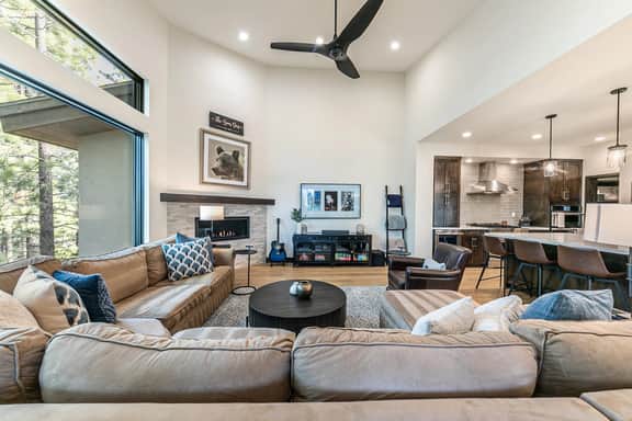 Pristine Mountain Home, Schaffers Mill Golf, Ski & Club Amenities! Lake Tahoe