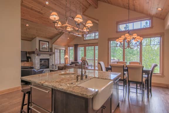 Lovely Lookout" Ski, Golf & Club Amenities Schaffer's Mill, Lake Tahoe