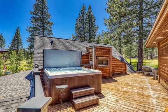 Schaffer's Mill Luxury Home, Hot Tub, Golf & Mountain Views, Amenities Access