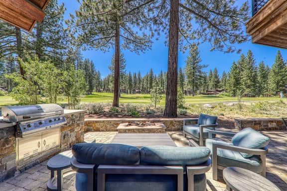 Schaffer's Mill Luxury Home, Hot Tub, Golf & Mountain Views, Amenities Access