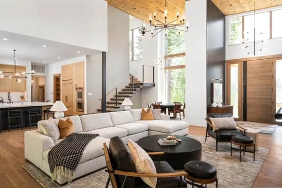 Modernly Appointed 4 Bed 4.5 Bath Mountain Home with Club Amenities