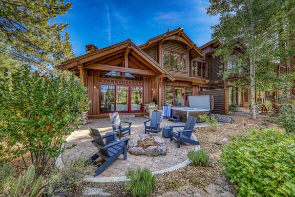 Valmont Vista, Gated Golf & Ski Community w/ Club Amenities! Lake Tahoe