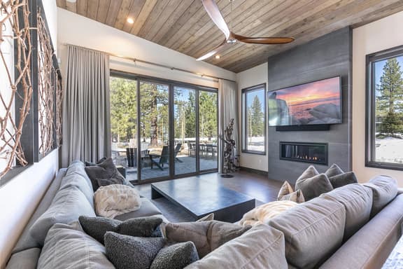 Luxe on the Green at Schaffer's Mill. Ski, Golf & Club Amenities Lake Tahoe!