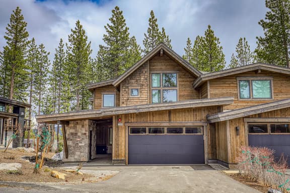 Chalet on Shady Lane at Schaffer's Mill, 4BDRM,  Club Amenities, Ski & Golf!