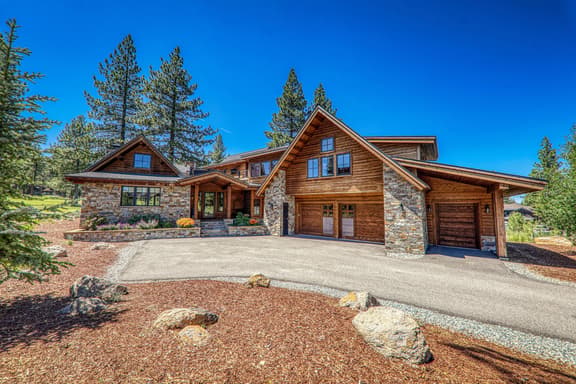 Schaffer's Mill Luxury Home, Hot Tub, Golf & Mountain Views, Amenities Access