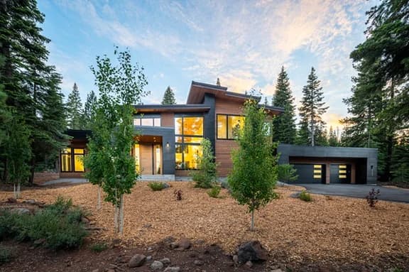 Modernly Appointed 4 Bed 4.5 Bath Mountain Home with Club Amenities