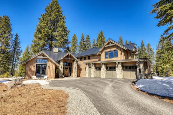 Bound to Impress. Private Hot Tub, Golf Access & Exclusive Club Amenities!