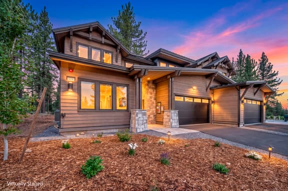 Modern Mountain Luxury on the Green! Golf Access & Amenities! - Image 1